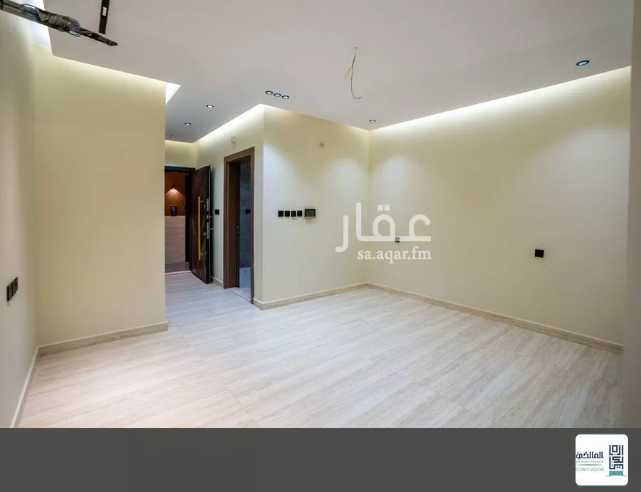 شقة 4 غرف في الروضة 3