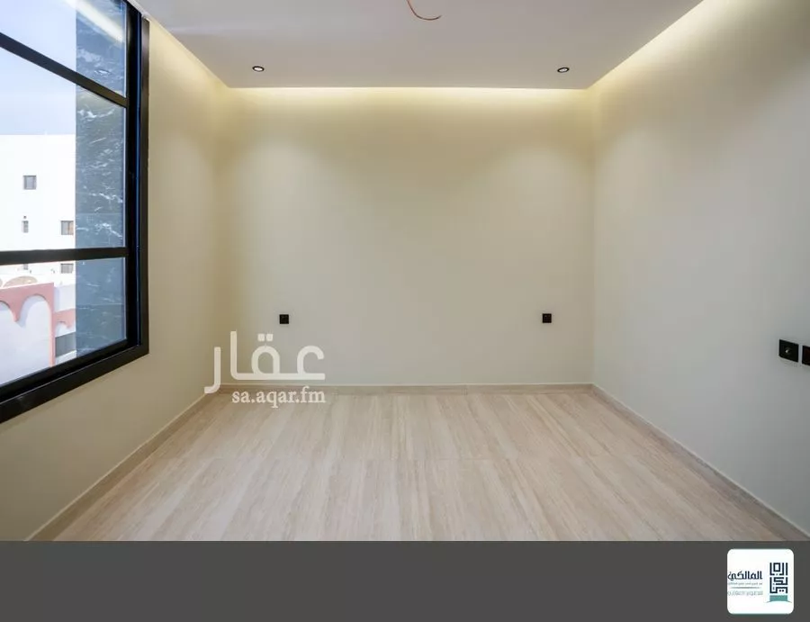 شقة 4 غرف في الروضة 4