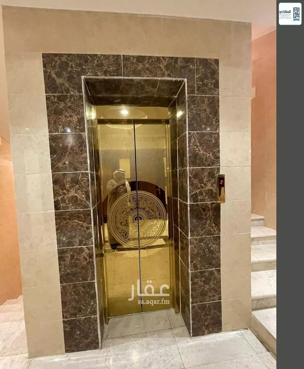 عمارة 610 م² في البحيرات 5