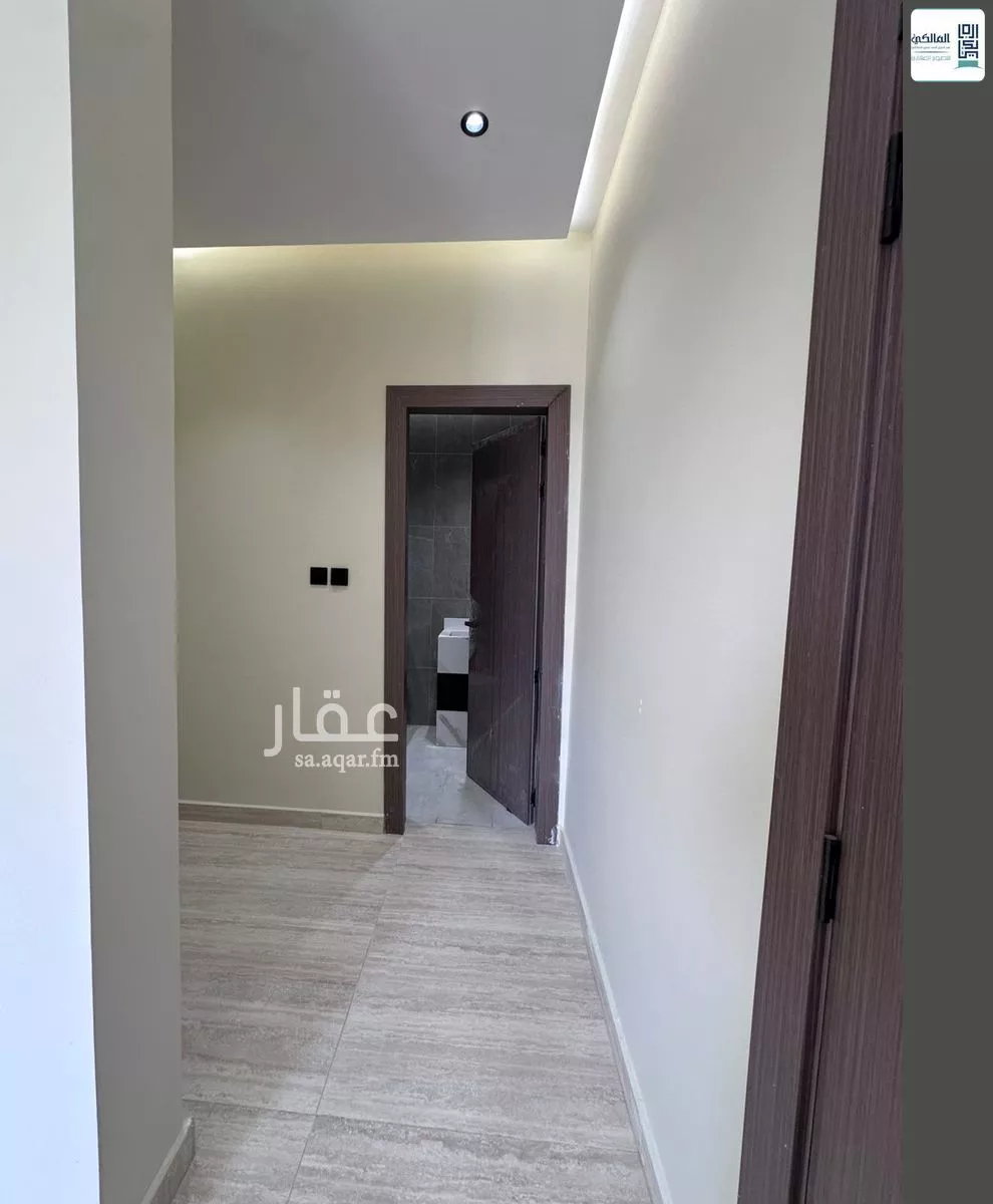 شقة 4 غرف في الروضة 3