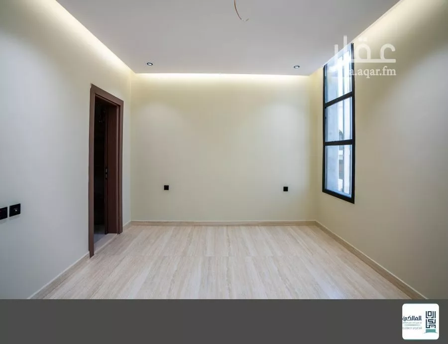 شقة 4 غرف في الروضة 5