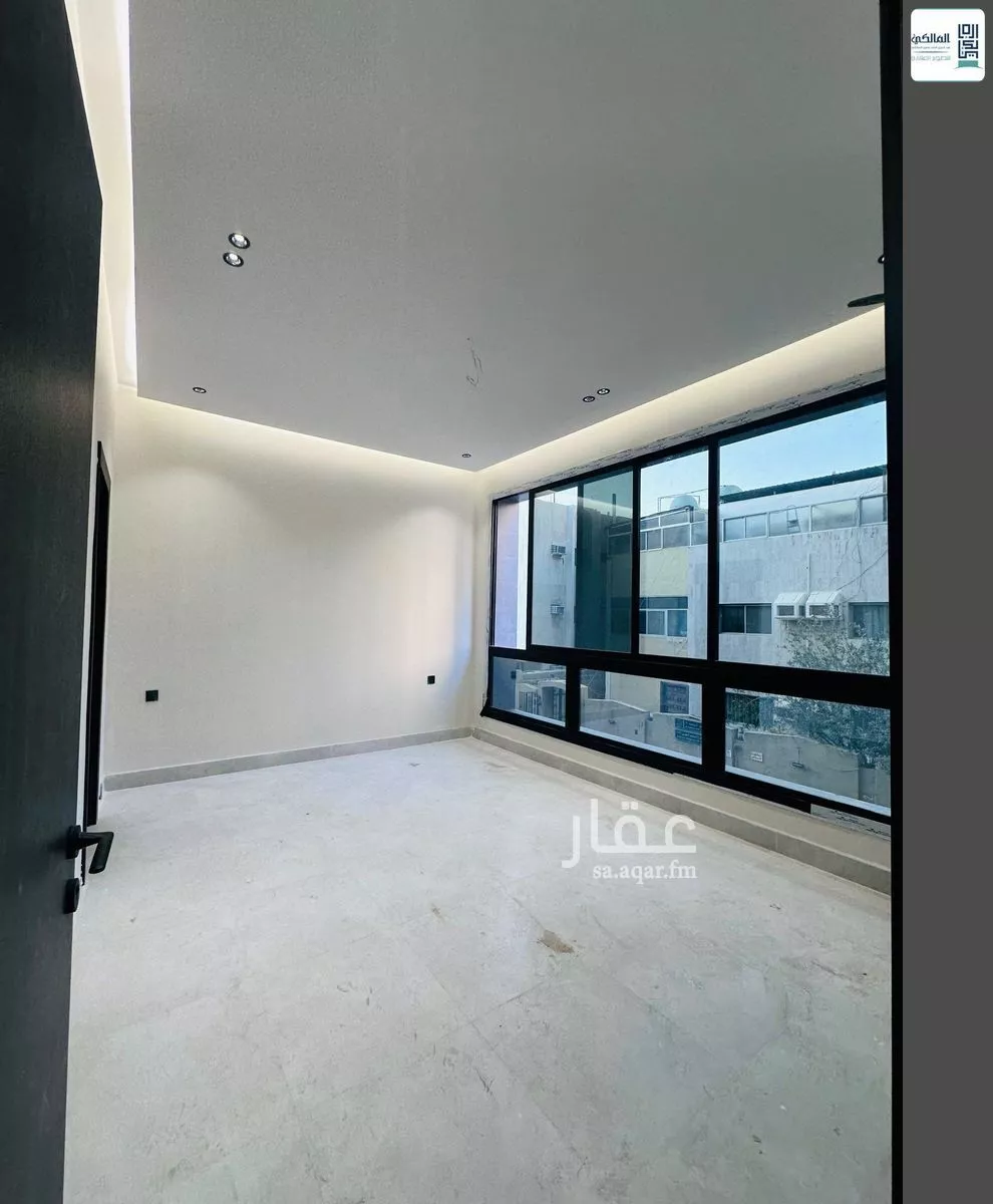 شقة 4 غرف في الروضة 2