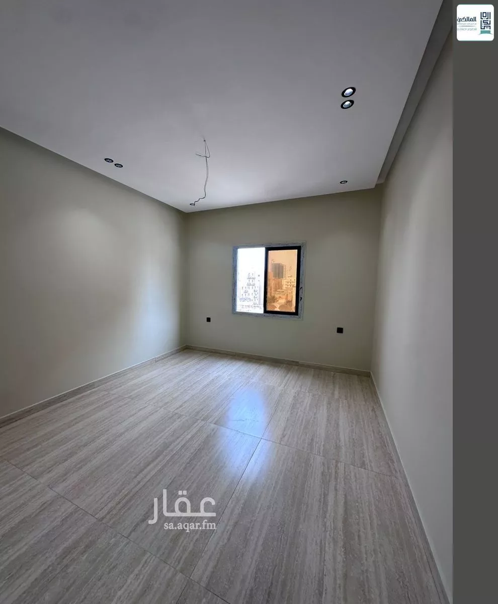 شقة 4 غرف في الروضة 5