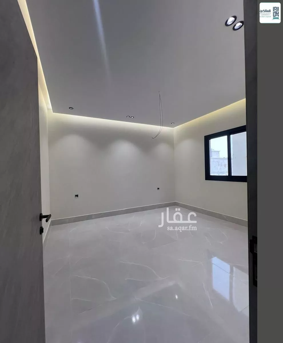 شقة 4 غرف في الروضة 5