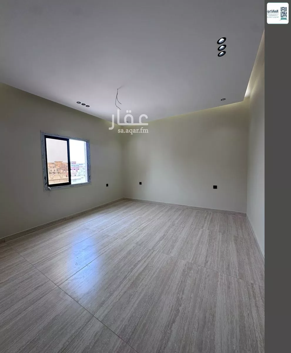 شقة 4 غرف في الروضة 4