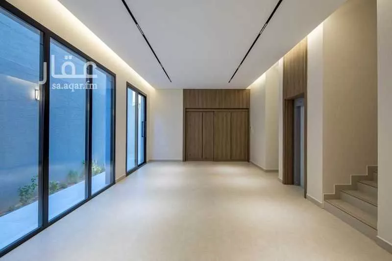 فيلا 5 غرف في العارض 4