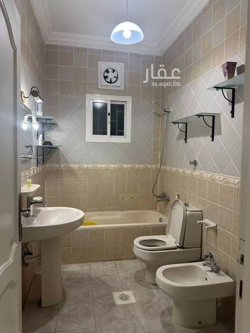 شقة 6 غرف في الصفا 4