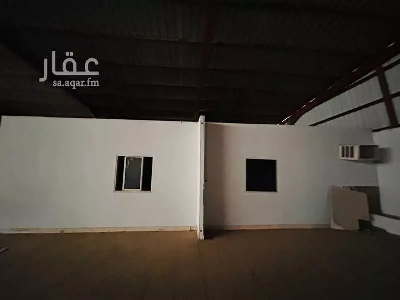 مستودع 945 م² في ابرق الرغامة 5