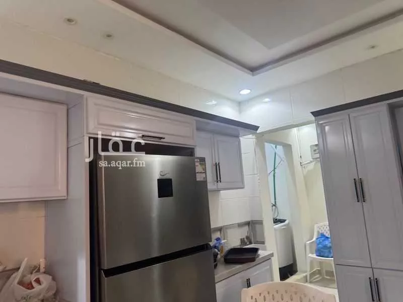 فيلا 6 غرف في عريض 4