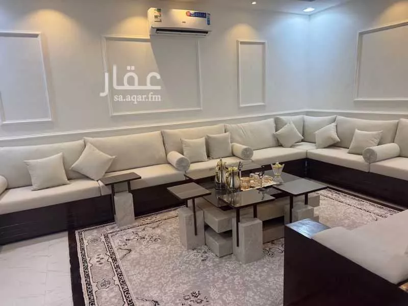 فيلا 6 غرف في عريض 1