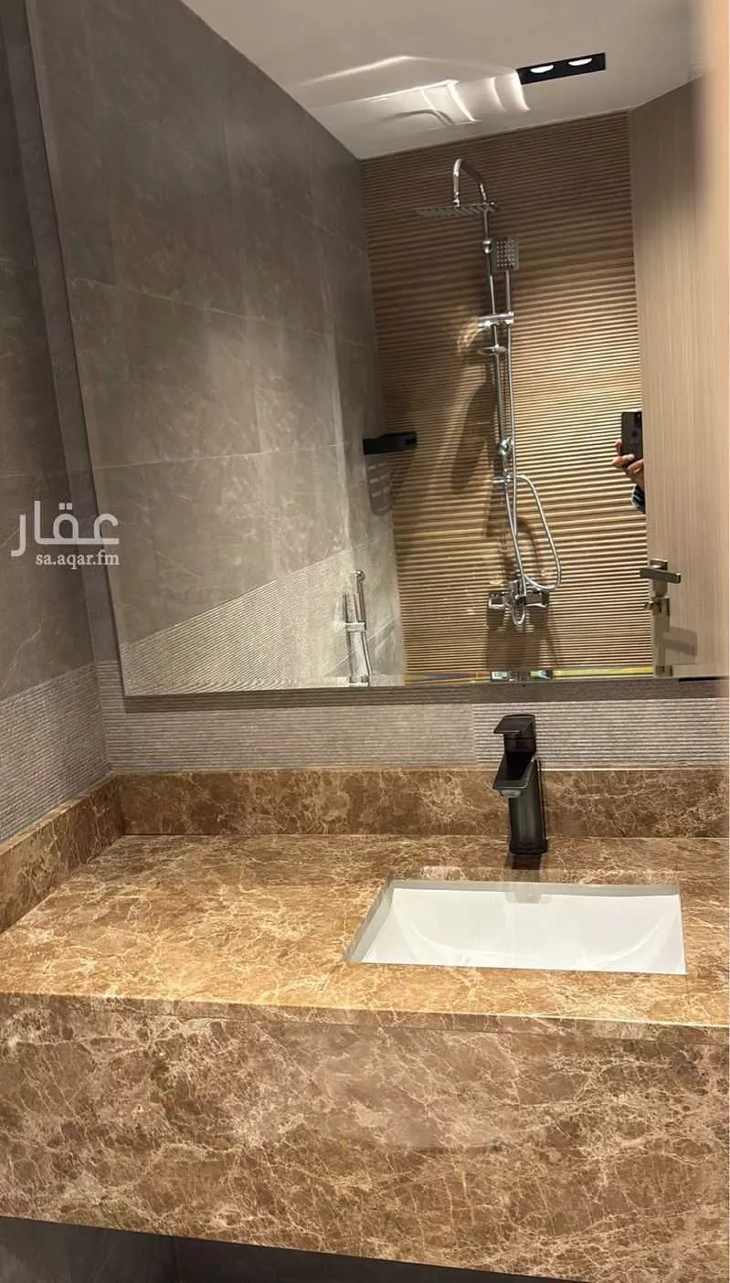 شقة 1 غرف في الملقا 4