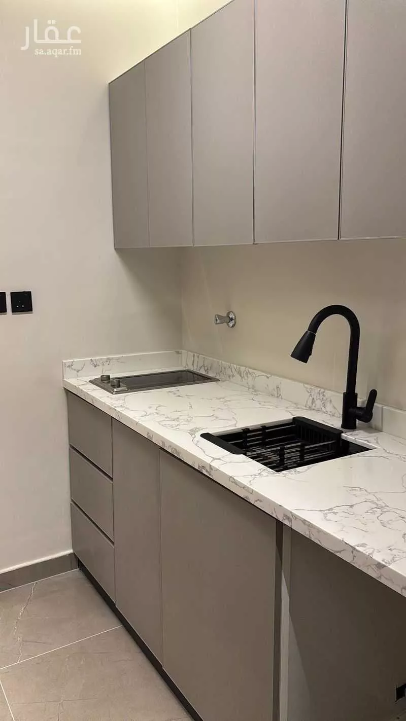 شقة 1 غرف في الملقا 3