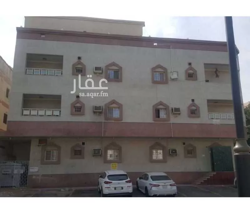 عمارة 1261 م² في الصفا 4