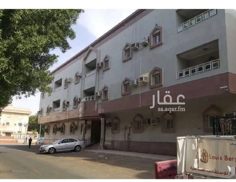 عمارة 1261 م² في الصفا 3