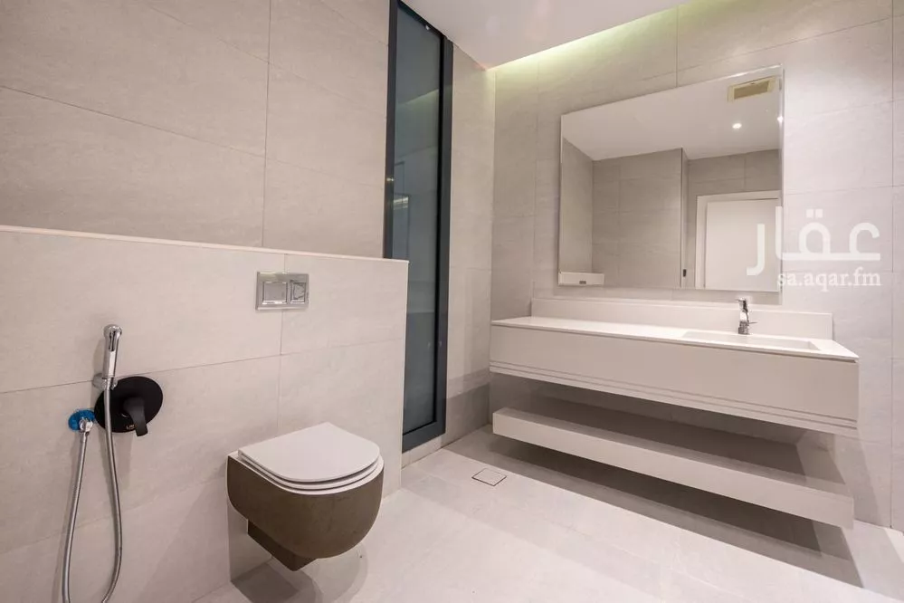 فيلا 4 غرف في العارض 4