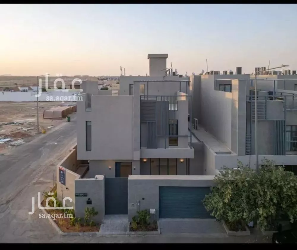 فيلا 4 غرف في العارض