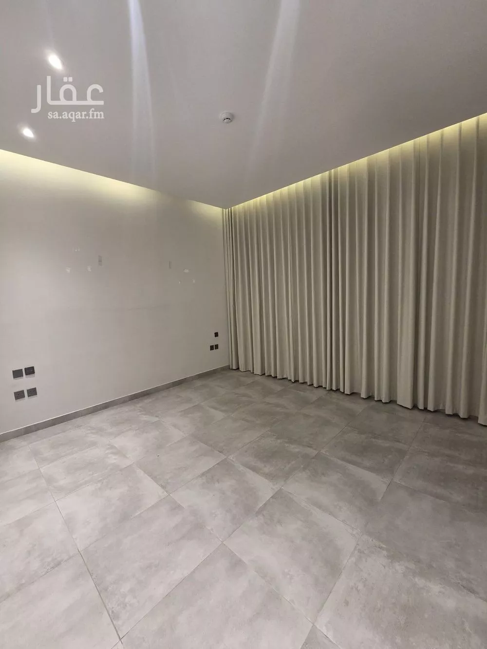 شقة 3 غرف في الملقا 5