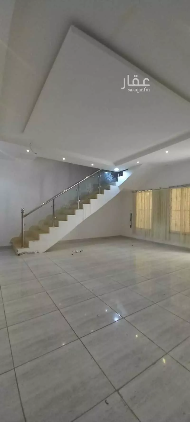 فيلا 7 غرف في الشرق 3