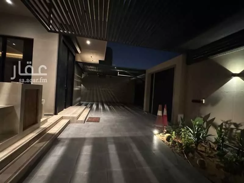 فيلا 7 غرف في الملقا 1