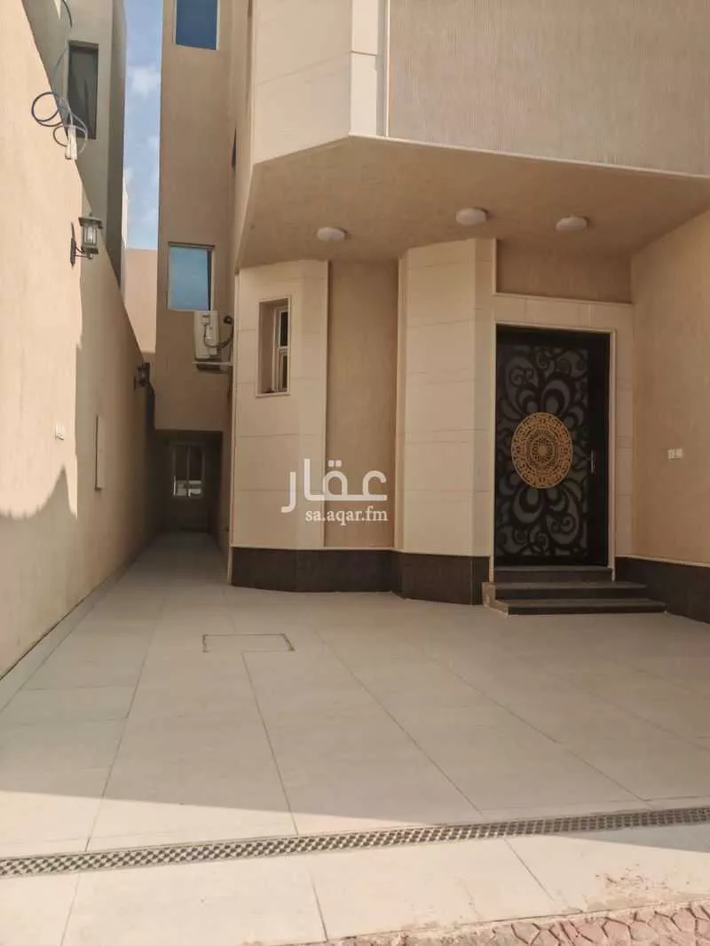 5 bedroom villa in Al Aridh 2