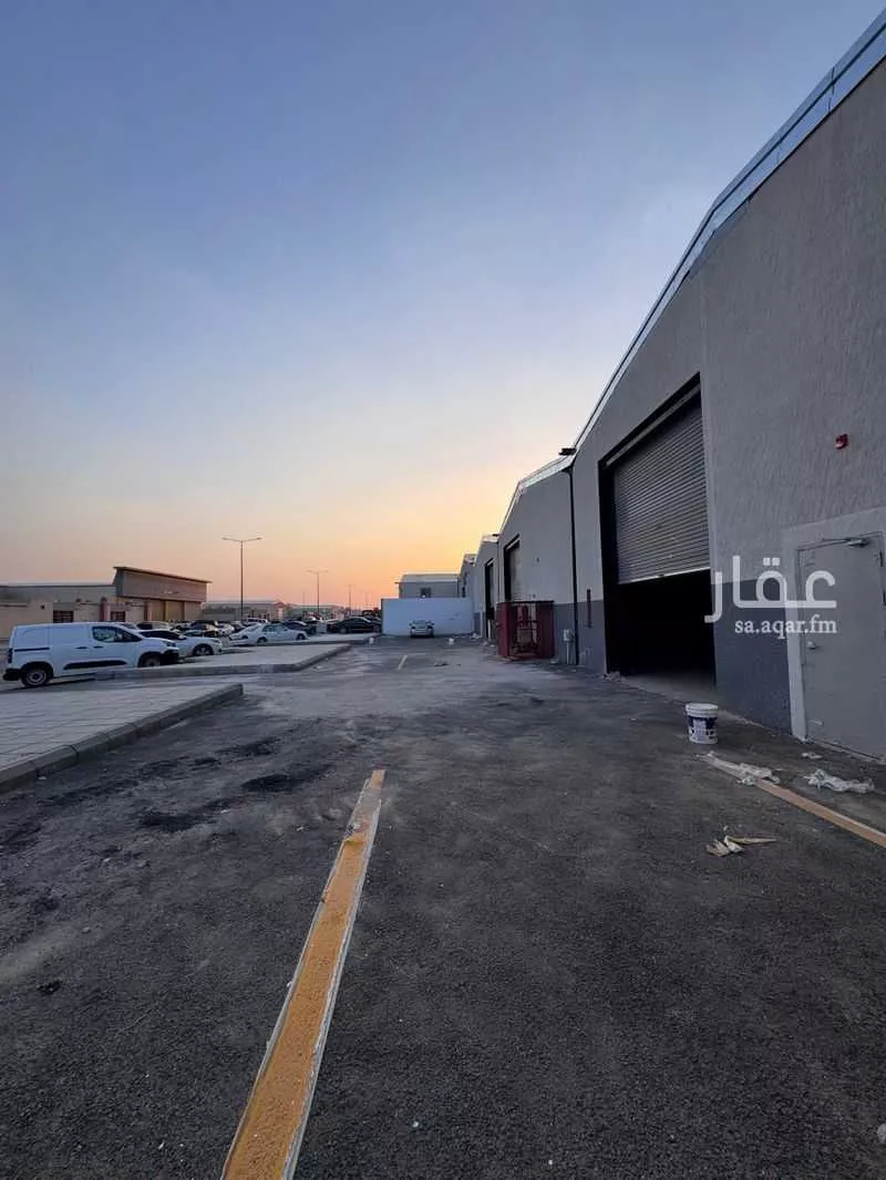 مستودع 230 م² في الرمال 4