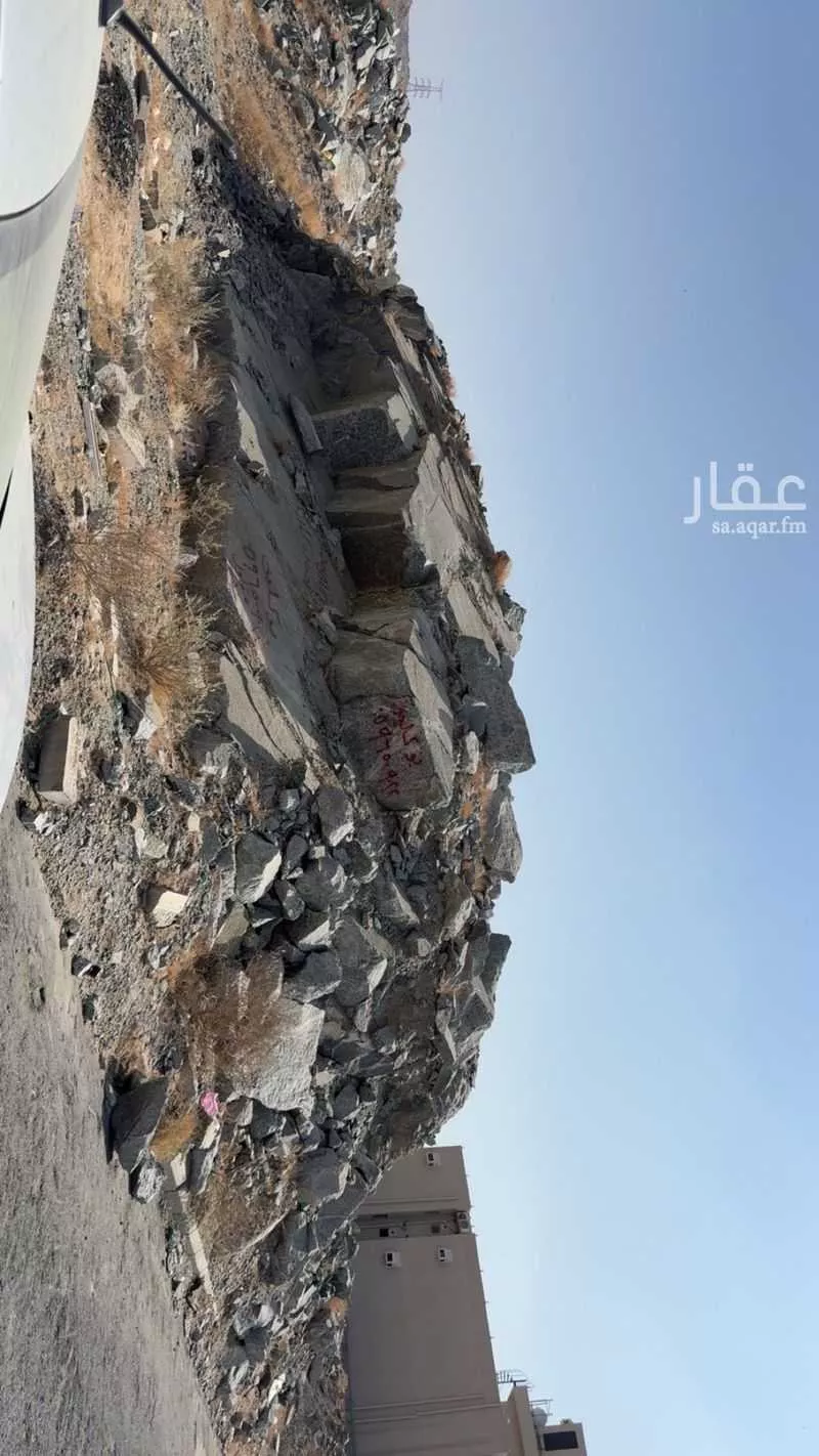 أرض 600 م² في العكيشية 2