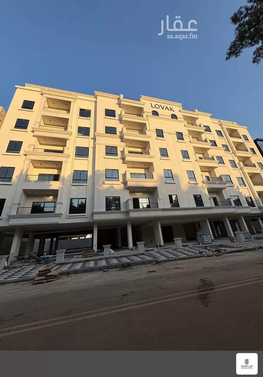 5 bedroom apartment in Al Bandariyah 1