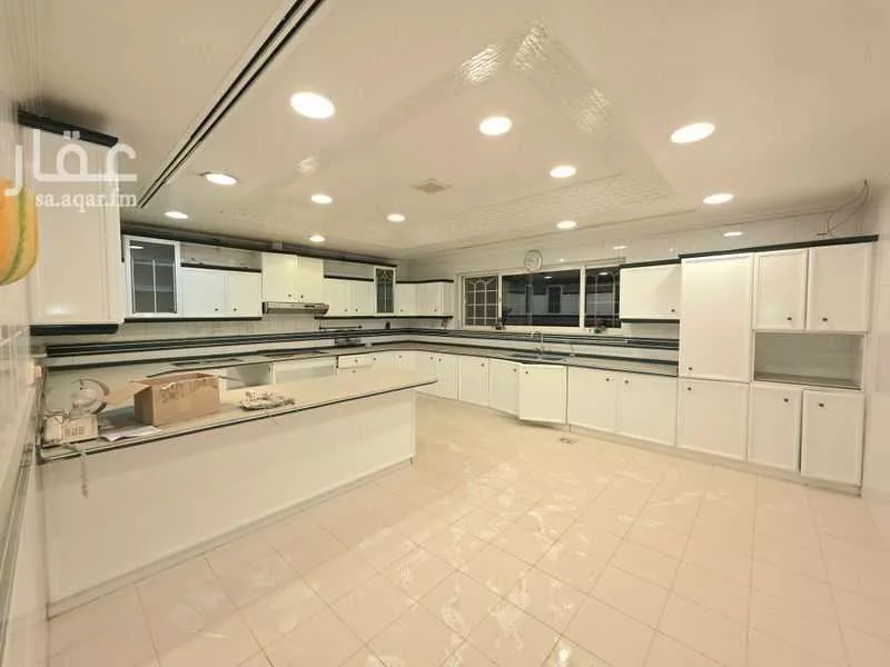 فيلا 12 غرف في الروابي 3