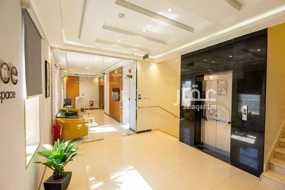 مكتب 884 م² في العارض 1