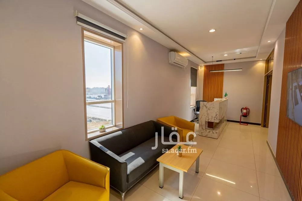 884 sqm office in Al Aridh 4