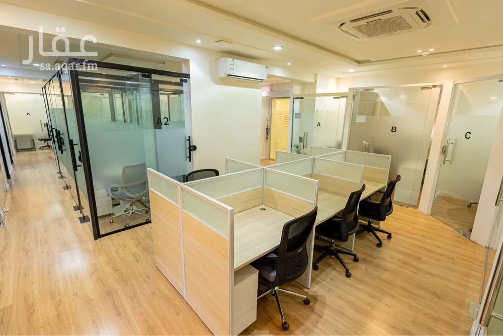 مكتب 884 م² في العارض 5