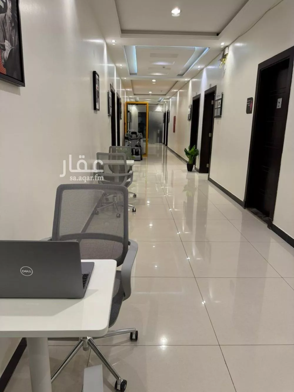 مكتب 884 م² في العارض 1