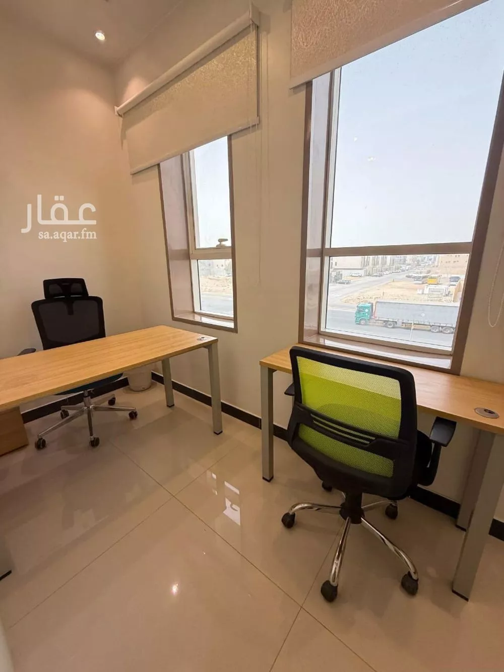 مكتب 884 م² في العارض 4