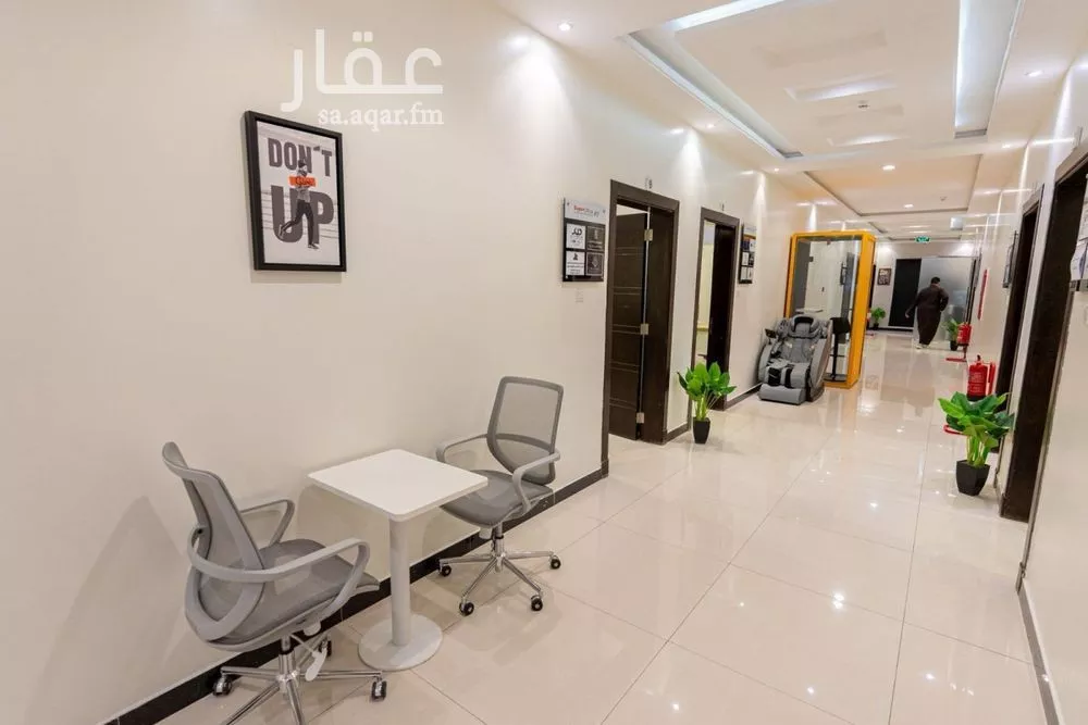 884 sqm office in Al Aridh 3