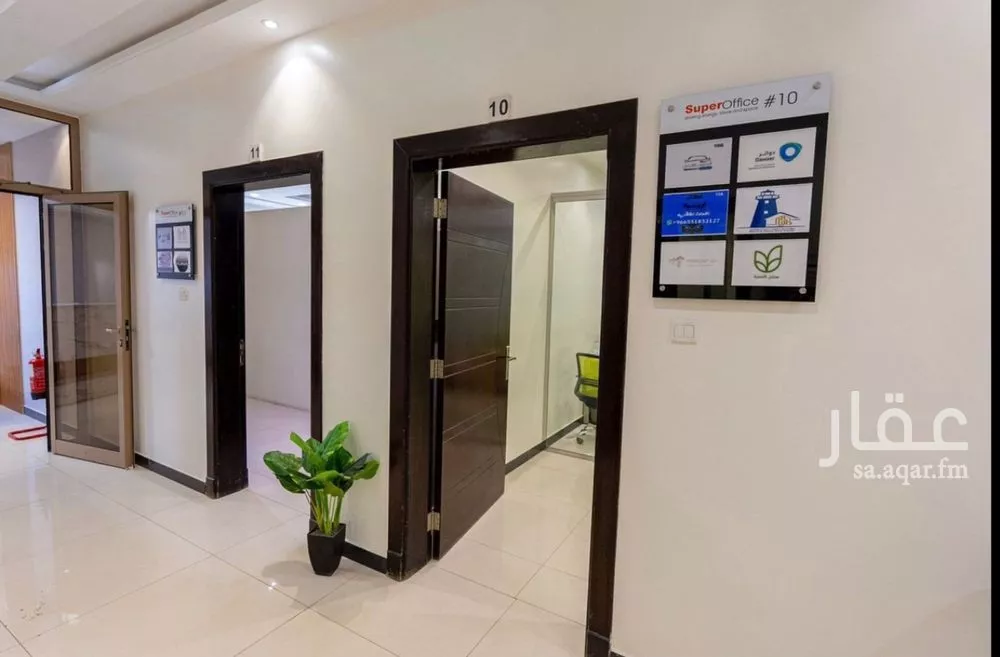 مكتب 884 م² في العارض 5