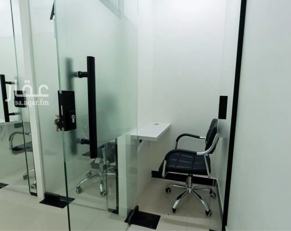 18 bedroom office in Al Aridh, Riyadh 6