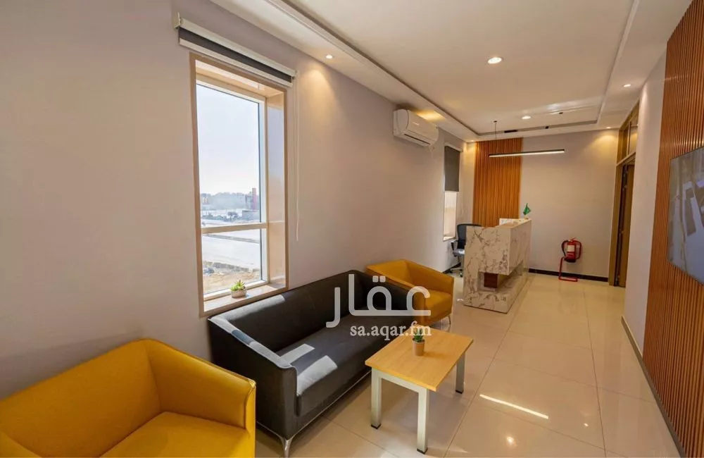 مكتب 884 م² في العارض 5