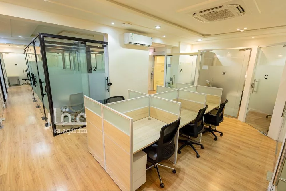 مكتب 884 م² في العارض 5