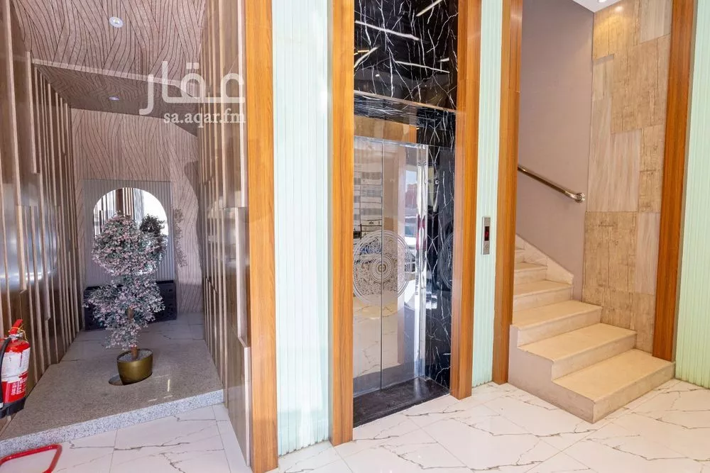 مكتب 884 م² في العارض 1