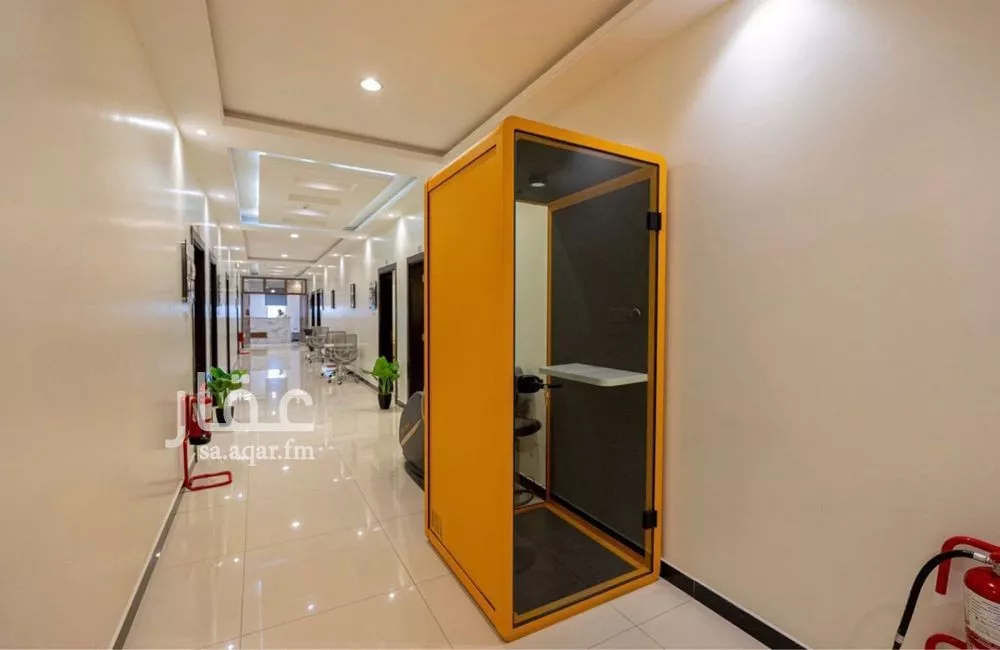 884 sqm office in Al Aridh 2