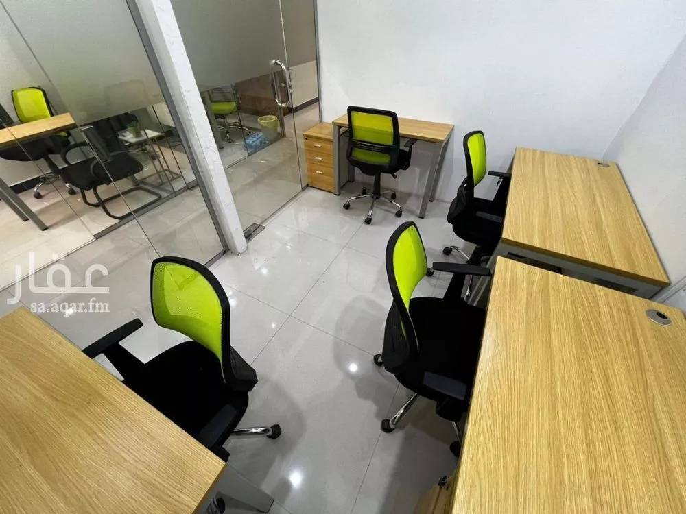 18 bedroom office in Al Aridh, Riyadh 11