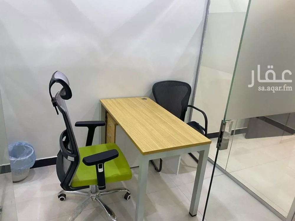 مكتب 884 م² في العارض 2