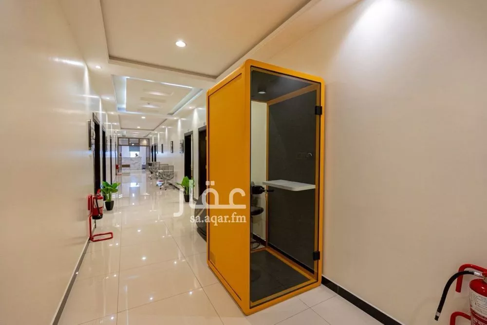 884 sqm office in Al Aridh 2