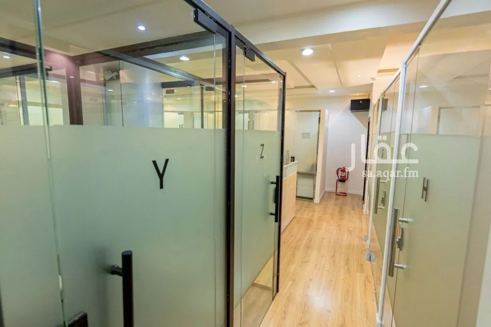 مكتب 884 م² في العارض 2