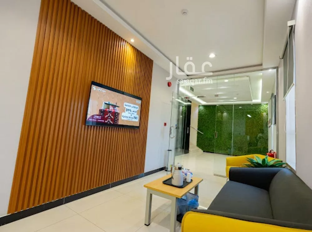 مكتب 884 م² في العارض 1