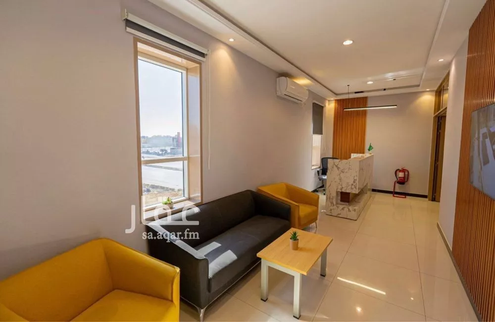 مكتب 884 م² في العارض 2