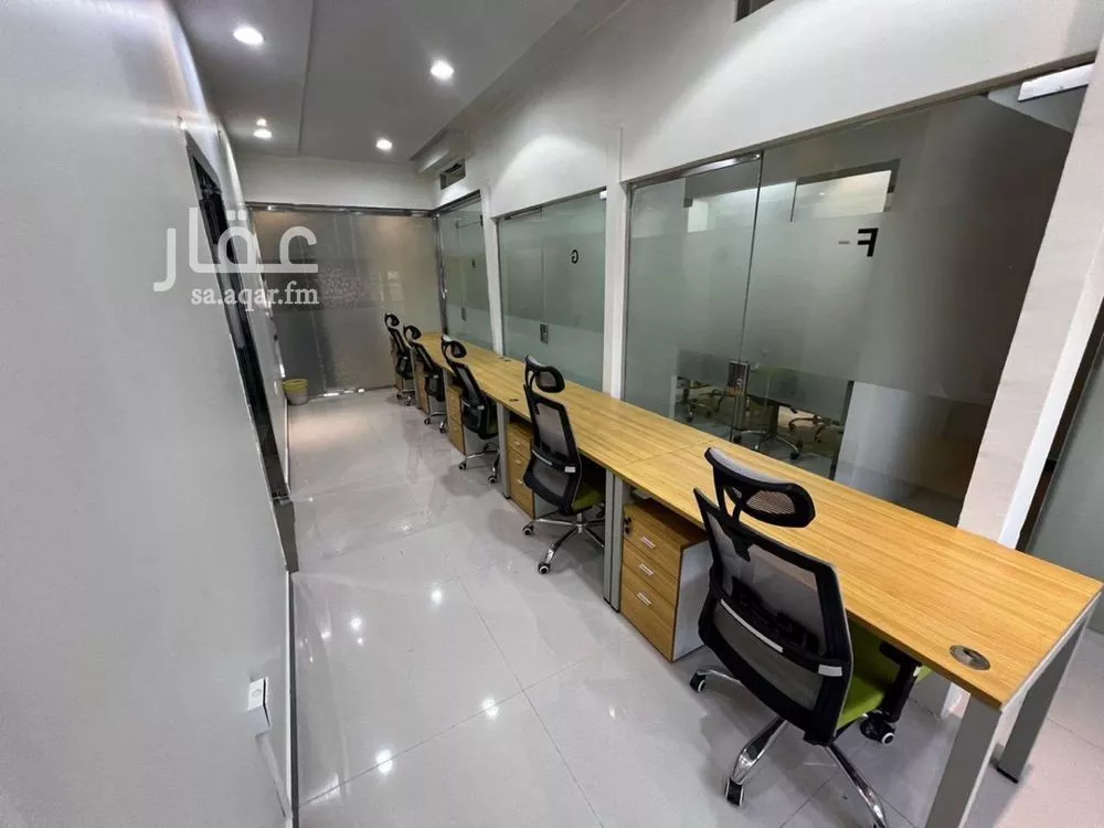 18 bedroom office in Al Aridh, Riyadh 6