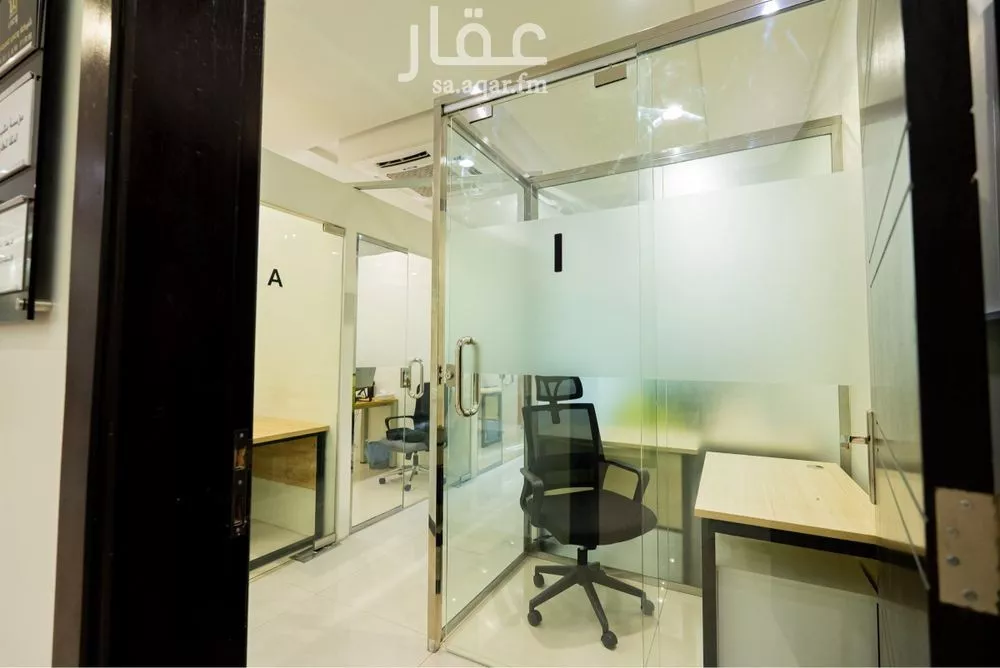 18 bedroom office in Al Aridh, Riyadh 5