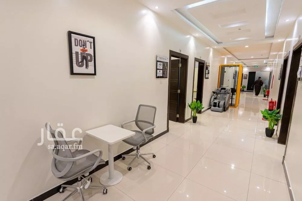 884 sqm office in Al Aridh 5