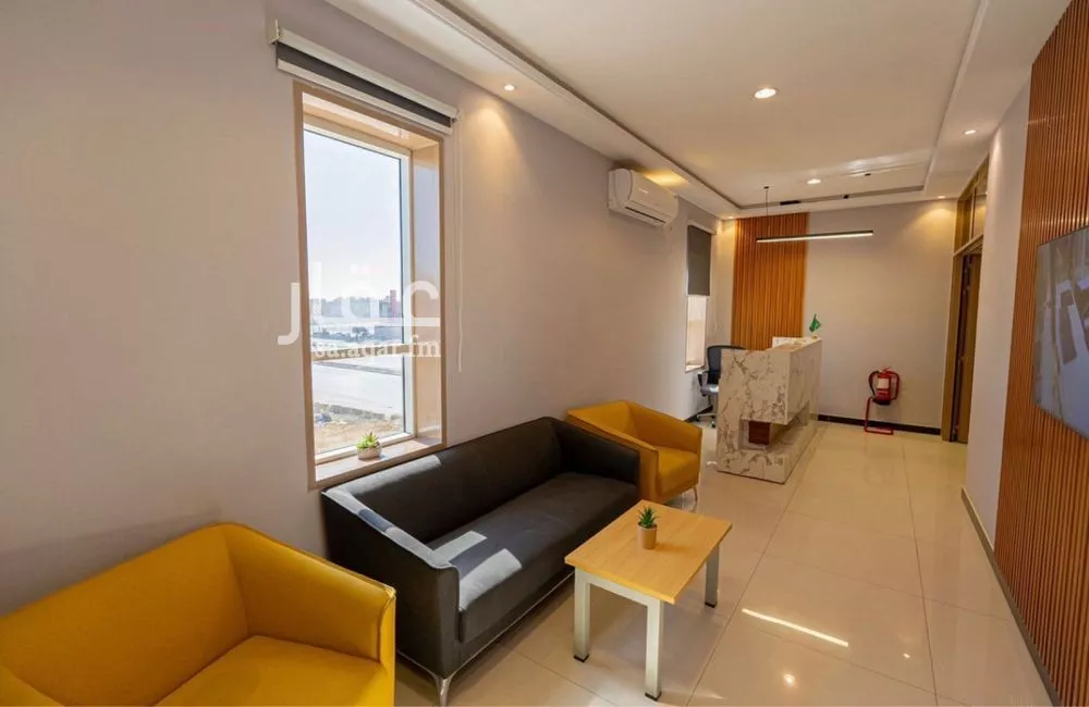 مكتب 884 م² في العارض 2